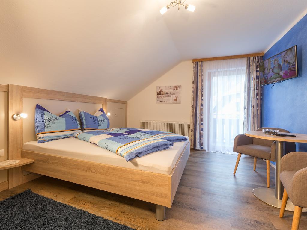 Haus Pitzer/Apartments Troicher Schladming Quarto foto